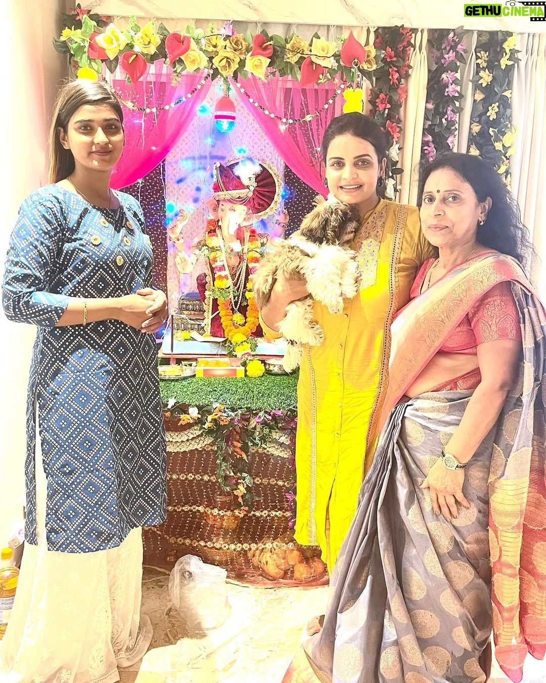 Akanksha Dubey Instagram - Ganpati Bapaa Morya 🙏❤️☺️ . . . . . . . . . . #akanshadubey #ganpatidecoration #ganpatibappamorya #ganeshchaturthi #loveislove #life #blessed #happiness Mumbai -city of Dreams