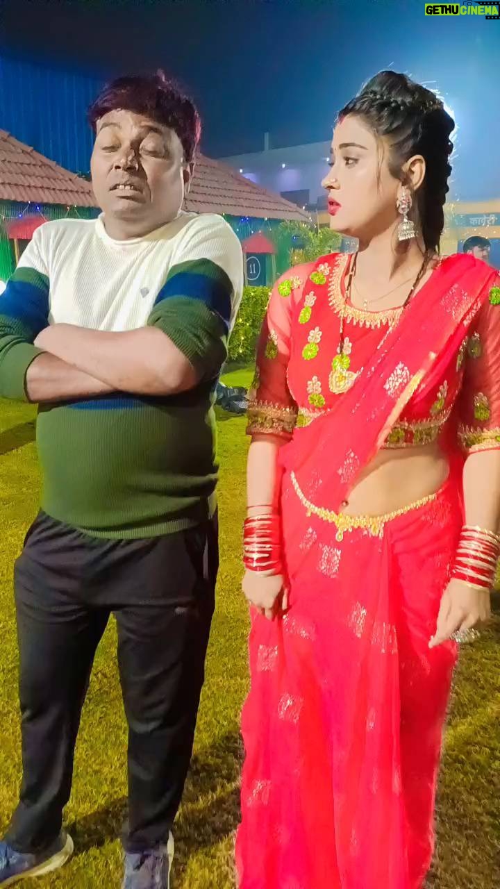 Akanksha Dubey Instagram - चाचा का जलवा @samarsinghh @vinaypandeysanu @arvindakelakallu @imchandanisingh @radhika__gorakhpuri777 @anchal74080 @notiii__girl__