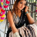 Akanksha Dubey Instagram - Jaha koi kisko ko na jaane aisi jagah jana chhati hu #broken💔 #fakelove #alwayfighting #ａｌｏｎｅ #akankshadubey 🥀😔
