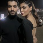 Akanksha Puri Instagram - Bringing Sexy BACK in BLACK 🔥 #hts #bts #sharadmalhotra #akankshapuri #❤️