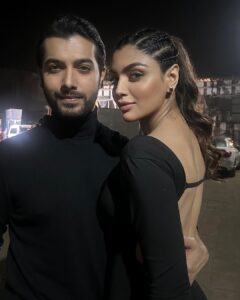 Akanksha Puri Instagram - Bringing Sexy BACK in BLACK 🔥 #hts #bts #sharadmalhotra #akankshapuri #❤️