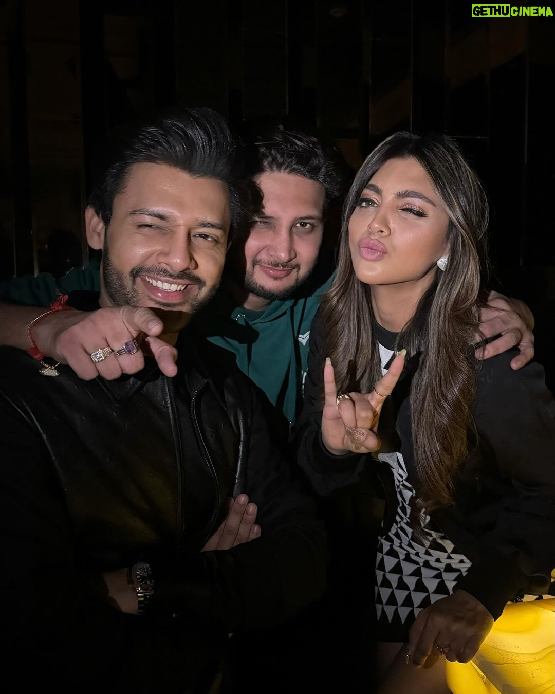Akanksha Puri Instagram - Jab we met 😛❤️ . . #aboutlastnight #fun #friends #instagram #fashion #style #instagood #fitness #fitandfabulous #beingme #❤️ @veermotani @stebinben