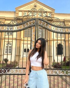 Akanksha Puri Instagram - Putting you on my Wishlist …2024 ❤️💋 . . #morning #goodvibes #instagood #instagram #picoftheday #photooftheday #beautiful #fitandfabulous #fitness #beingme #akankshapuri #❤️ Vadodara, Gujarat, India