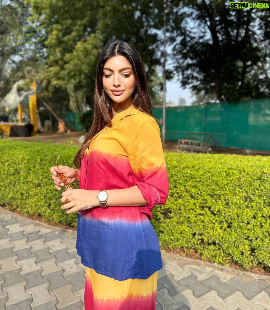 Akanksha Puri Instagram - Your Sunshine 🔥❤️ . . Outfit @howwhenwearclothing #instagood #instagram #sunkissed #sunshine #goodvibes #love #lifestyle #ootd #beauty #fitandfabulous #beingme #akankshapuri #❤️ Vadodara, Gujarat, India