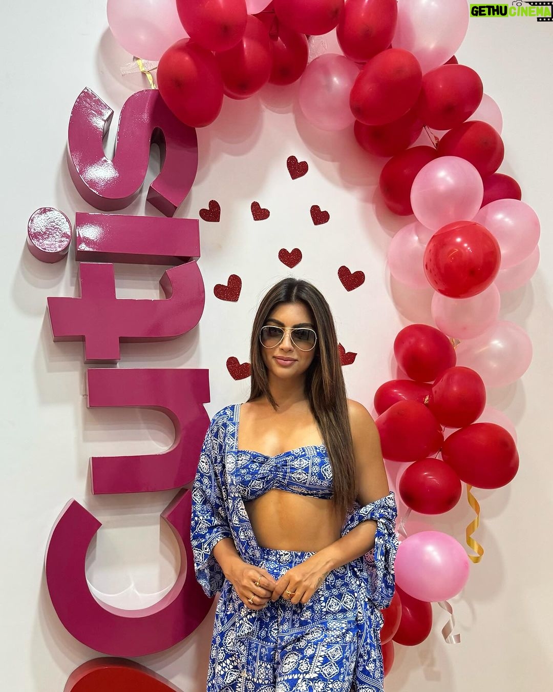 Akanksha Puri Instagram - Valentine’s Vibe with @cutis ❤️ . . #instagood #skin #fashion #style #fitness #fitandfabulous #beingme #akankshapuri #❤️
