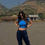Akanksha Puri Instagram - Highway Chills ❤️ . . #instagram #instagood #picoftheday #photooftheday #highway #travel #travelphotography #beingme #akankshapuri #❤️ Vadodara, Gujarat, India