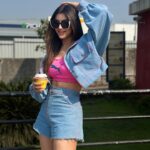 Akanksha Puri Instagram - Let me Brighten up your day 🤩⚡️ . . . #travel #travelgram #pic #instagood #instadaily #picoftheday #coffee #highway #fashion #style #fitandfabulous #fitness #beingme #akankshapuri #❤️ . . Pic credit @salmasayyed47 Outfit @shivanii.co Shades 😎 @prada Sports Bra @puma @pumaindia Footwears @nike Styling @littlepuffsofhappiness @styleitupwirhraavi