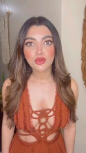 Akanksha Puri Instagram - Just wow 😜❤️ [ on public demand 😝🙈] . #reel #reelitfeelit #trending #followingthetrend #music #love #beauty #instagram #beingme #akankshapuri #❤️