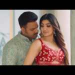 Akanksha Puri Instagram - Power Star @singhpawan999 ke iss andaaz ka ek jhalak sirf aapke liye. Aa raha hai #TujheNaDekhuTohChain, 29th September ko! #TheMustHaveHits Singer- #PawanSingh & @kalpanapatowaryvocalist Featuring: #PawanSingh & @akanksha8000 Lyrics-@raushansinghviswash Music-@priyanshusinghmusic Director - @aslam_khan_director @deepak_futurewiz