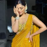 Akanksha Puri Instagram - Just love ❤️ . . pic credit @ravishankar28070 Hair @salmasayyed47 . Styled by @litittlepuffsofhappiness @styleitupwithraavi Saree @nishtastudio x @deenetworkco Jewellery @putstyle07 . . #andhericharaja #ganpatibappamorya #festivevibes #ganeshchaturthi #indian #ethinicwear #fashion #style #picoftheday #photooftheday #fitness #fitandfabulous #beingme #akankshapuri #❤️