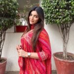 Akanksha Puri Instagram - Be your own reason to smile 🥰❤️ . . #instagood #festivevibes #happyvibes #picoftheday #photooftheday #smile #fashion #fitandfabulous #beauty #beingme #akankshapuri #❤️ . . Outfit @nehamtaonline Styling @littlepuffsofhappiness @styleitupwithraavi