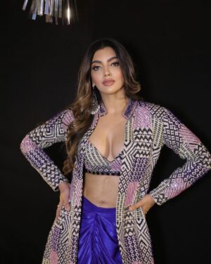 Akanksha Puri Instagram - Wear it and Own it 🔥
.
.
Pic credit @lsd.photography.official 
.
#fitandfabulous #beingme #akankshapuri #❤️ 
.
Outfit by - @aahava_couture
Styled by- @Styleitupwithraavi @littlepuffsofhappiness 
Assisted by - @stylist_khush