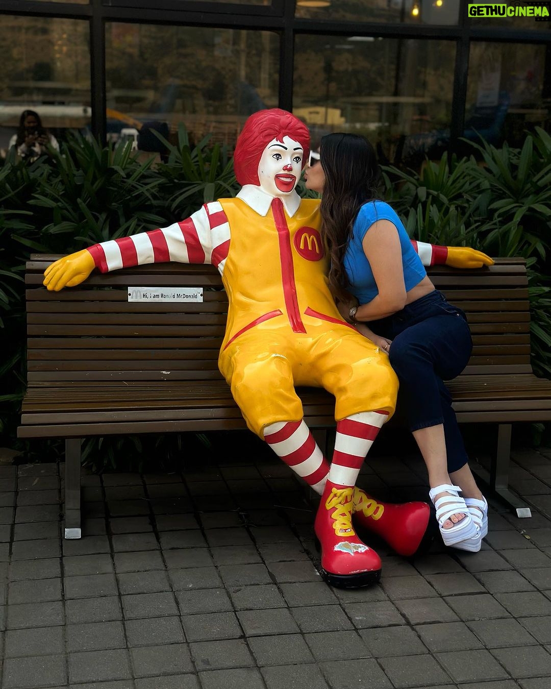 Akanksha Puri Instagram - Hey Maccy 💋 🥂 . . #fun #highway #mcdonalds #cute #instagood #instagram #fitandfabulous #love #smile #fashion #style #beingme #akankshapuri #❤️