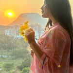 Akanksha Puri Instagram - 🌞 - Kissed ❤️ . . #Nomakeup #nofilter #noedit #natural #pics #instagram #instadaily #fashion #beauty #love #lifestyle #fitandfabulous #smile #beingme #akankshapuri #❤️ . . pic credit @salmasayyed47 Radisson Blu Hotel & Spa Nashik