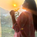 Akanksha Puri Instagram - 🌞 - Kissed ❤️ . . #Nomakeup #nofilter #noedit #natural #pics #instagram #instadaily #fashion #beauty #love #lifestyle #fitandfabulous #smile #beingme #akankshapuri #❤️ . . pic credit @salmasayyed47 Radisson Blu Hotel & Spa Nashik