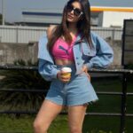 Akanksha Puri Instagram - Let me Brighten up your day 🤩⚡️ . . . #travel #travelgram #pic #instagood #instadaily #picoftheday #coffee #highway #fashion #style #fitandfabulous #fitness #beingme #akankshapuri #❤️ . . Pic credit @salmasayyed47 Outfit @shivanii.co Shades 😎 @prada Sports Bra @puma @pumaindia Footwears @nike Styling @littlepuffsofhappiness @styleitupwirhraavi