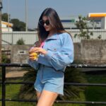 Akanksha Puri Instagram - Let me Brighten up your day 🤩⚡️ . . . #travel #travelgram #pic #instagood #instadaily #picoftheday #coffee #highway #fashion #style #fitandfabulous #fitness #beingme #akankshapuri #❤️ . . Pic credit @salmasayyed47 Outfit @shivanii.co Shades 😎 @prada Sports Bra @puma @pumaindia Footwears @nike Styling @littlepuffsofhappiness @styleitupwirhraavi
