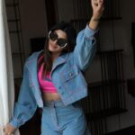 Akanksha Puri Instagram - Let me Brighten up your day 🤩⚡️ . . . #travel #travelgram #pic #instagood #instadaily #picoftheday #coffee #highway #fashion #style #fitandfabulous #fitness #beingme #akankshapuri #❤️ . . Pic credit @salmasayyed47 Outfit @shivanii.co Shades 😎 @prada Sports Bra @puma @pumaindia Footwears @nike Styling @littlepuffsofhappiness @styleitupwirhraavi