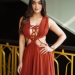 Akanksha Puri Instagram - My so called “ Gajar ka Halwa “ look 😜❤️ . . Pic credit @chiliverishiva Make up / Hair @akanksha8000 Outfit @supriamunjalatelier X @mad.micron Styling @styleitupwithraavi @littlepuffsofhappiness Styling Intern @stylist_khush . . #bombaytimes #bombaytimesfashionweek #fitandfabulous #gym #fitness #fashion #style #beauty #trending #beingme #akankshapuri #❤️ Mumbai, Maharashtra