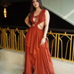 Akanksha Puri Instagram - My so called “ Gajar ka Halwa “ look 😜❤️ . . Pic credit @chiliverishiva Make up / Hair @akanksha8000 Outfit @supriamunjalatelier X @mad.micron Styling @styleitupwithraavi @littlepuffsofhappiness Styling Intern @stylist_khush . . #bombaytimes #bombaytimesfashionweek #fitandfabulous #gym #fitness #fashion #style #beauty #trending #beingme #akankshapuri #❤️ Mumbai, Maharashtra