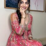 Akanksha Puri Instagram - I am making yesterday jealous by making today awesome 🤩❤️ . . #fashion #style #durgapuja #festive #mood #instagood #beauty #lifestyle #fitness #fitandfabulous #beingme #akankshapuri #❤️ . . Pic credit @salmasayyed47 Hair @salmasayyed47 make up @akanksha8000 Outfit @houseofnooriofficial Styling @littlepuffsofhappiness @styleitupwithraavi Outfit Pr @mad.micron x @_vaishnavii.3011