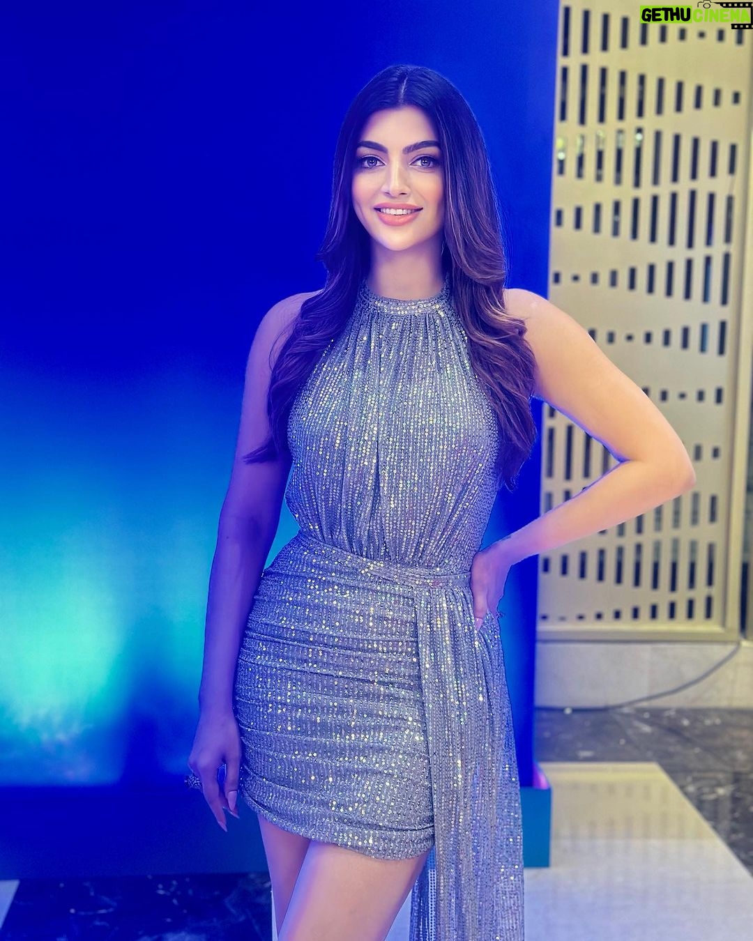 Akanksha Puri Instagram - Live with Style 💫 . . . Outfit @kiranguptalabel x @mad.micron Styling @littlepuffsofhappiness @styleitupwithraavi . . #fashion #instagood #ootd #picoftheday #aboutlastnight #style #fitness #beauty #me #fitandfabulous #beingme #akankshapuri #❤️
