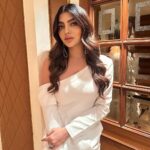 Akanksha Puri Instagram - Embrace the power of positivity 🤩❤️ . . #possitivevibes #love #beauty #smile #ootd #instagood #instagram #picoftheday #photooftheday #fashion #style #lifestyle #happy #fitandfabulous #beingme #akankshapuri #❤️ . . Hair / Make up @salmasayyed47 Outfit by - @Papzclothing Styled by - @Littlepuffsofhappiness & @styleitupwithraavi Taj Lands End, Mumbai