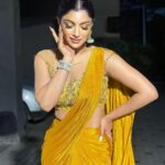 Akanksha Puri Instagram - Just love ❤️ . . pic credit @ravishankar28070 Hair @salmasayyed47 . Styled by @litittlepuffsofhappiness @styleitupwithraavi Saree @nishtastudio x @deenetworkco Jewellery @putstyle07 . . #andhericharaja #ganpatibappamorya #festivevibes #ganeshchaturthi #indian #ethinicwear #fashion #style #picoftheday #photooftheday #fitness #fitandfabulous #beingme #akankshapuri #❤️