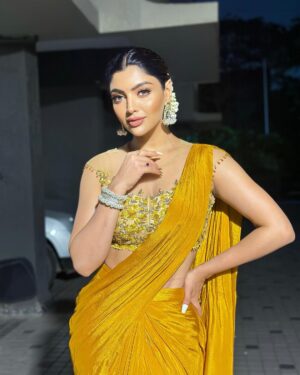Akanksha Puri Instagram - Just love ❤️
.
.
pic credit @ravishankar28070 
Hair @salmasayyed47 
.
Styled by @litittlepuffsofhappiness @styleitupwithraavi 
Saree @nishtastudio x @deenetworkco
Jewellery @putstyle07 
.
.

#andhericharaja #ganpatibappamorya #festivevibes #ganeshchaturthi #indian #ethinicwear #fashion #style #picoftheday #photooftheday #fitness #fitandfabulous #beingme #akankshapuri #❤️
