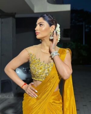 Akanksha Puri Instagram - Just love ❤️
.
.
pic credit @ravishankar28070 
Hair @salmasayyed47 
.
Styled by @litittlepuffsofhappiness @styleitupwithraavi 
Saree @nishtastudio x @deenetworkco
Jewellery @putstyle07 
.
.

#andhericharaja #ganpatibappamorya #festivevibes #ganeshchaturthi #indian #ethinicwear #fashion #style #picoftheday #photooftheday #fitness #fitandfabulous #beingme #akankshapuri #❤️