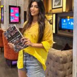 Akanksha Puri Instagram - Love for cinema continues 🤩❤️ . Oversized shirt by @howwhenwearclothing . . #newyear #2024 #newbeginnings #picoftheday #instagood #fashion #style #movie #photooftheday #fitandfabulous #beingme #akankshapuri #❤️ PVR LUXE