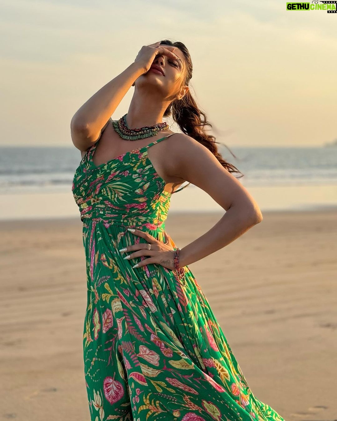 Akanksha Puri Instagram - Wanderlust 🫶🌹 . . #instagram #fashion #style #instagood #fitandfabulous #beingme #akankshapuri #❤️
