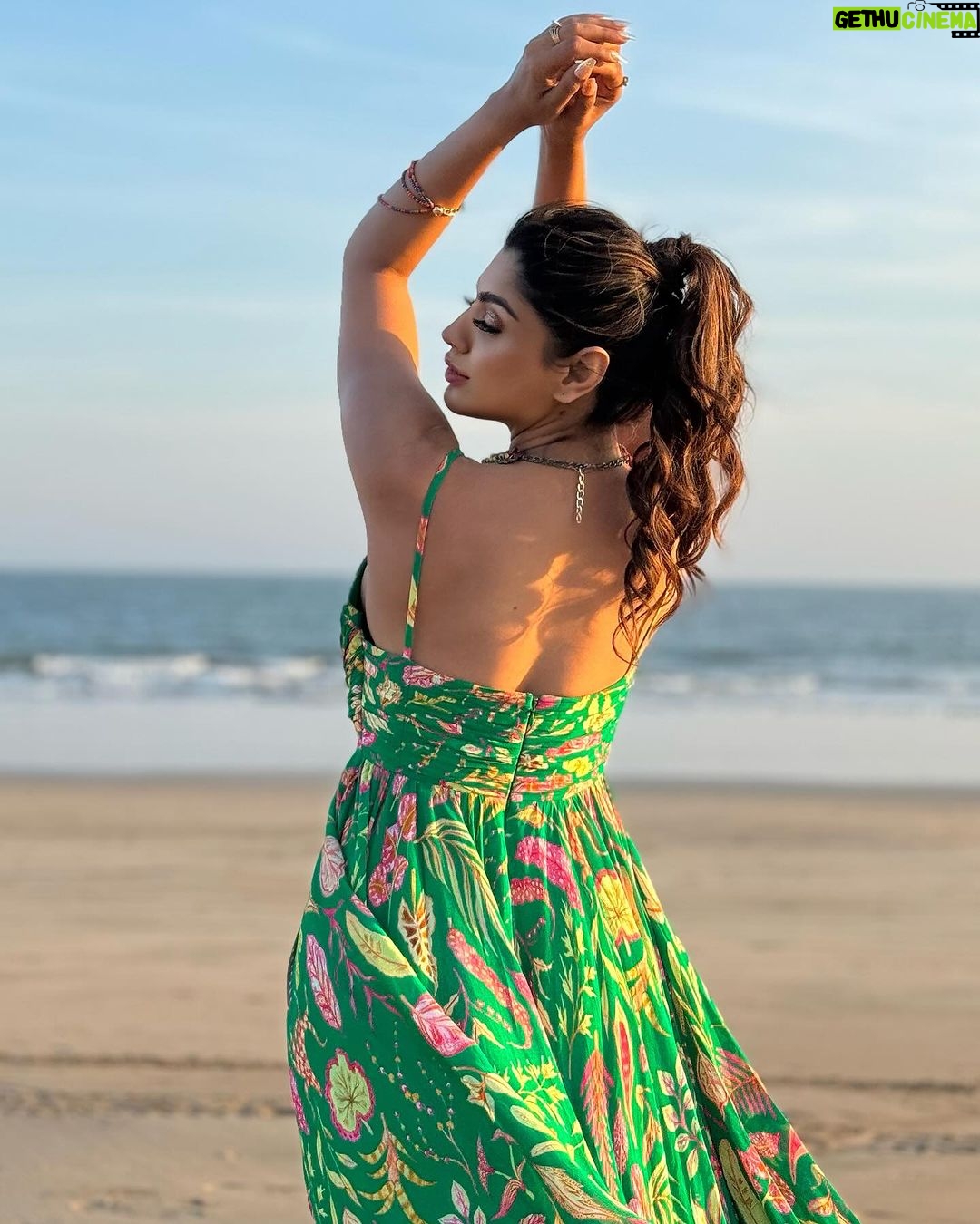 Akanksha Puri Instagram - Wanderlust 🫶🌹 . . #instagram #fashion #style #instagood #fitandfabulous #beingme #akankshapuri #❤️
