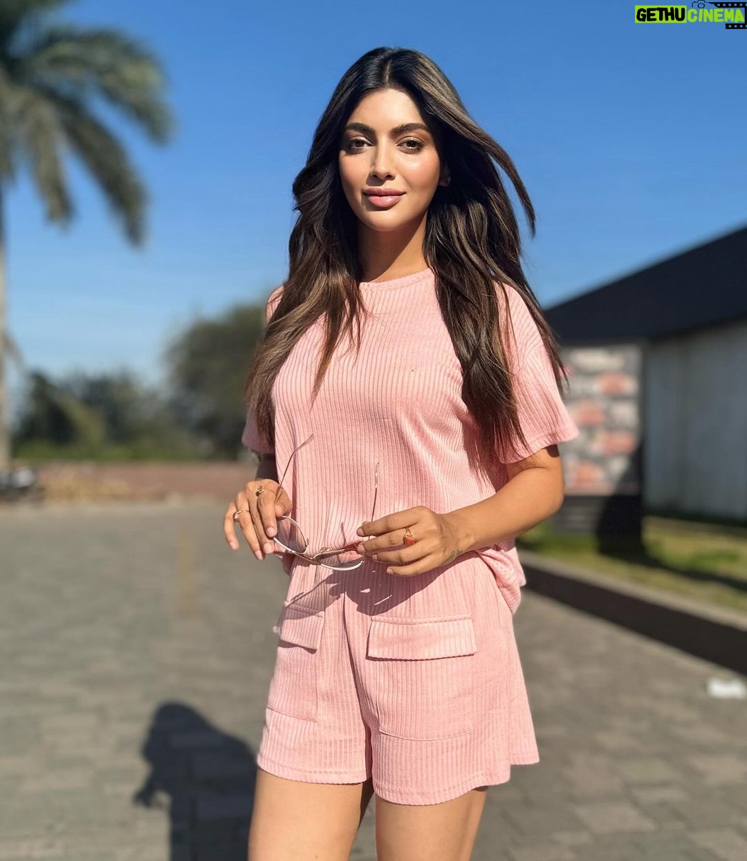 Akanksha Puri Instagram - Highway And Me ...❤️🚙 . . Pic credit @ravishankar28070 . #highwaydiaries #instagood #fashion #style #sunkissed #love #fitness #fitandfabulous #beingme #akankshapuri #❤️ Vadodara, Gujarat, India