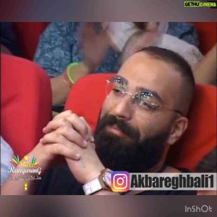Akbar Eghbali Instagram - هنوزم میشه بخشید همو🙏🙏 امیدوارم خداوند به ما انقدر قدرت بده که تو سخت ترین شرایط بتونیم ببخشییم.کیا موافقن؟؟ #حمیدصفت #اکبر_اقبالی #هنر #هنرمند جزيره كيش kish island