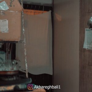 Akbar Eghbali Instagram - به نظر شما كار درستى كردم كه كيفشو بهش دادم يا نه، بهش نميدادم تا حسابى تنبيه بشه؟