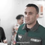 Akbar Eghbali Instagram - به نظر شما كار درستى كردم كه كيفشو بهش دادم يا نه، بهش نميدادم تا حسابى تنبيه بشه؟