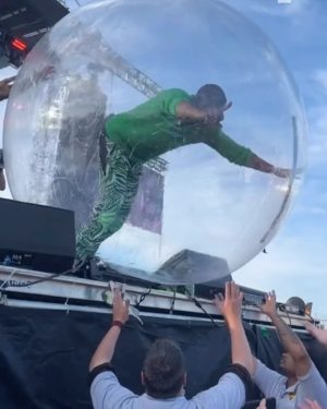 Akon Instagram - Thank you, Toronto! 

#toronto
#hotinherre 

Video by brandongonezshow