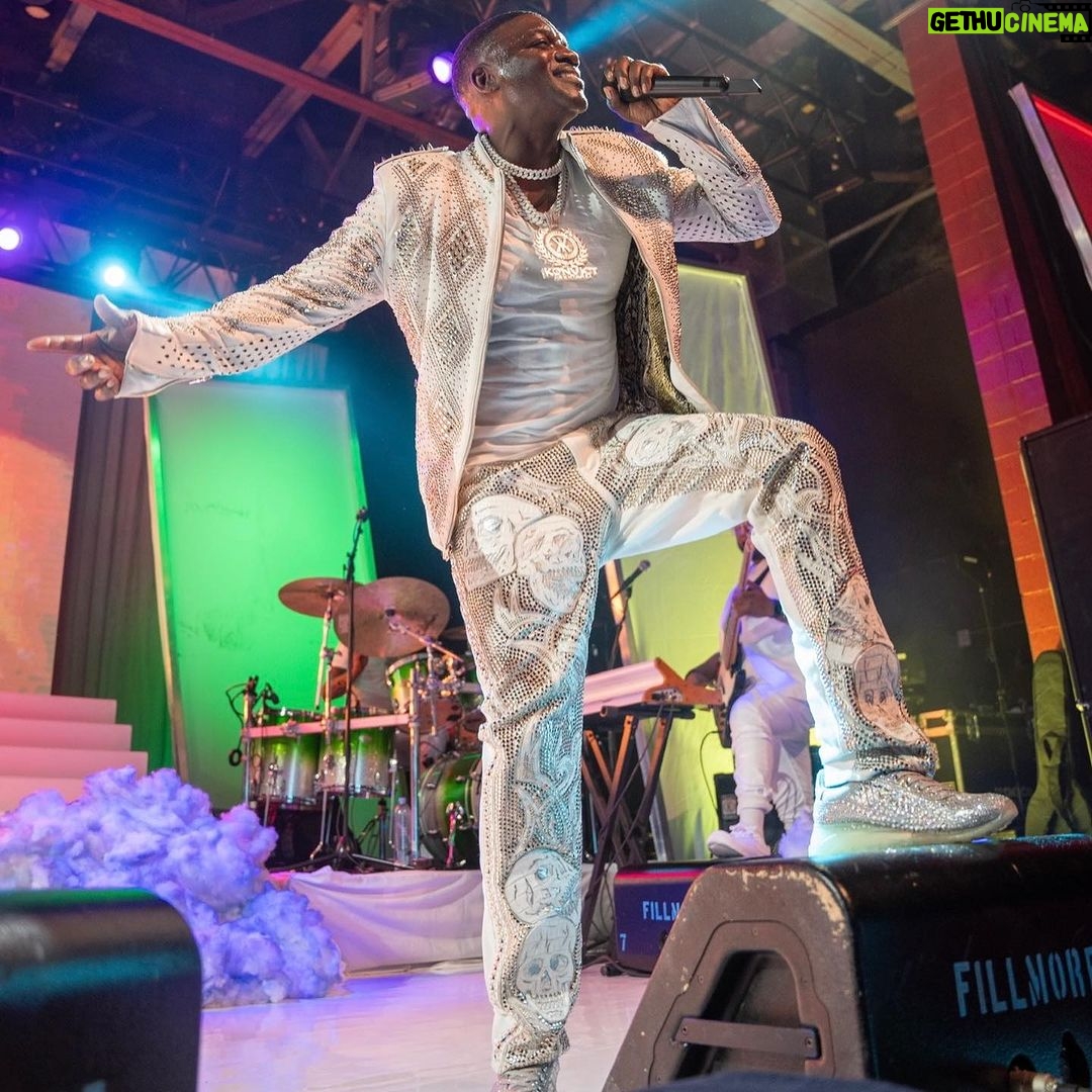 Akon Instagram - Philly !!!Sold Out!!! Off the chain AKON SUPER FAN TOUR