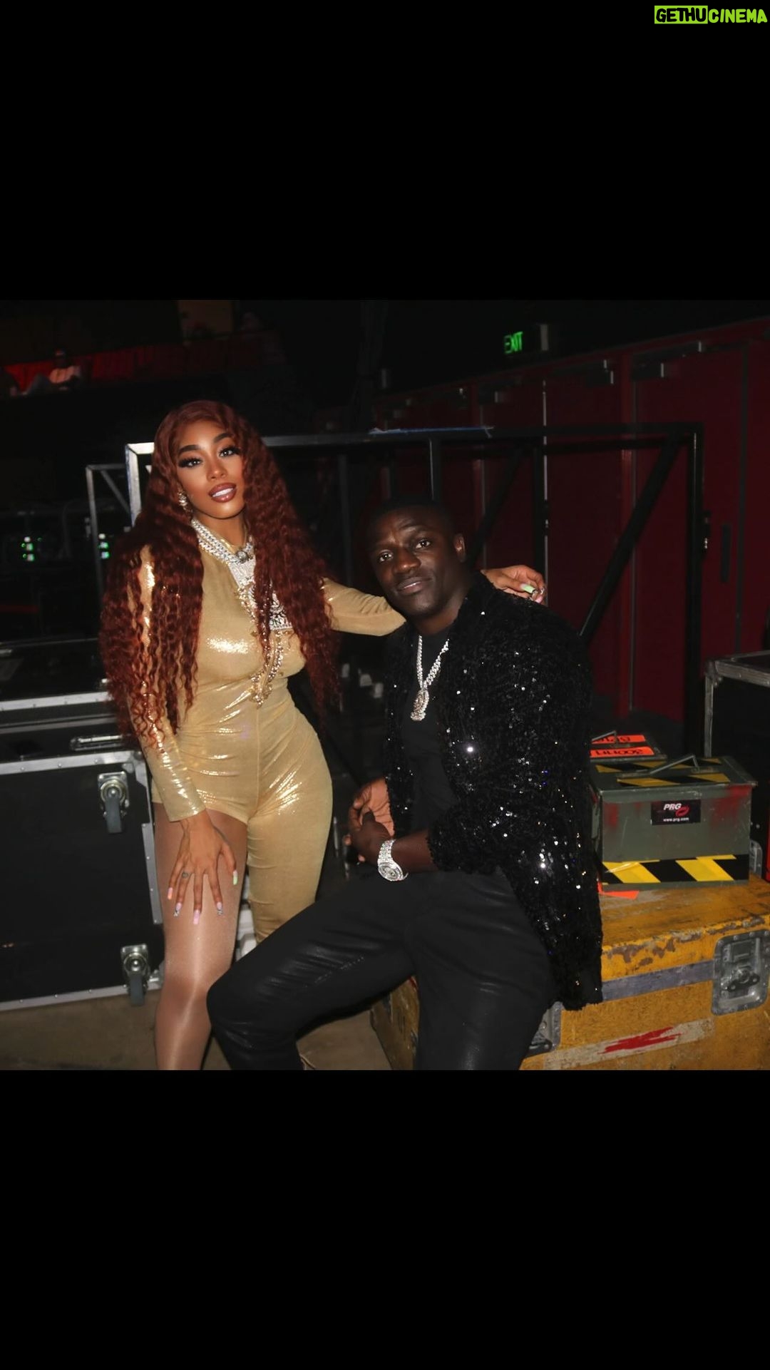 Akon Instagram - First Lady of Konvict Kulture @sincerelyamirror #akon