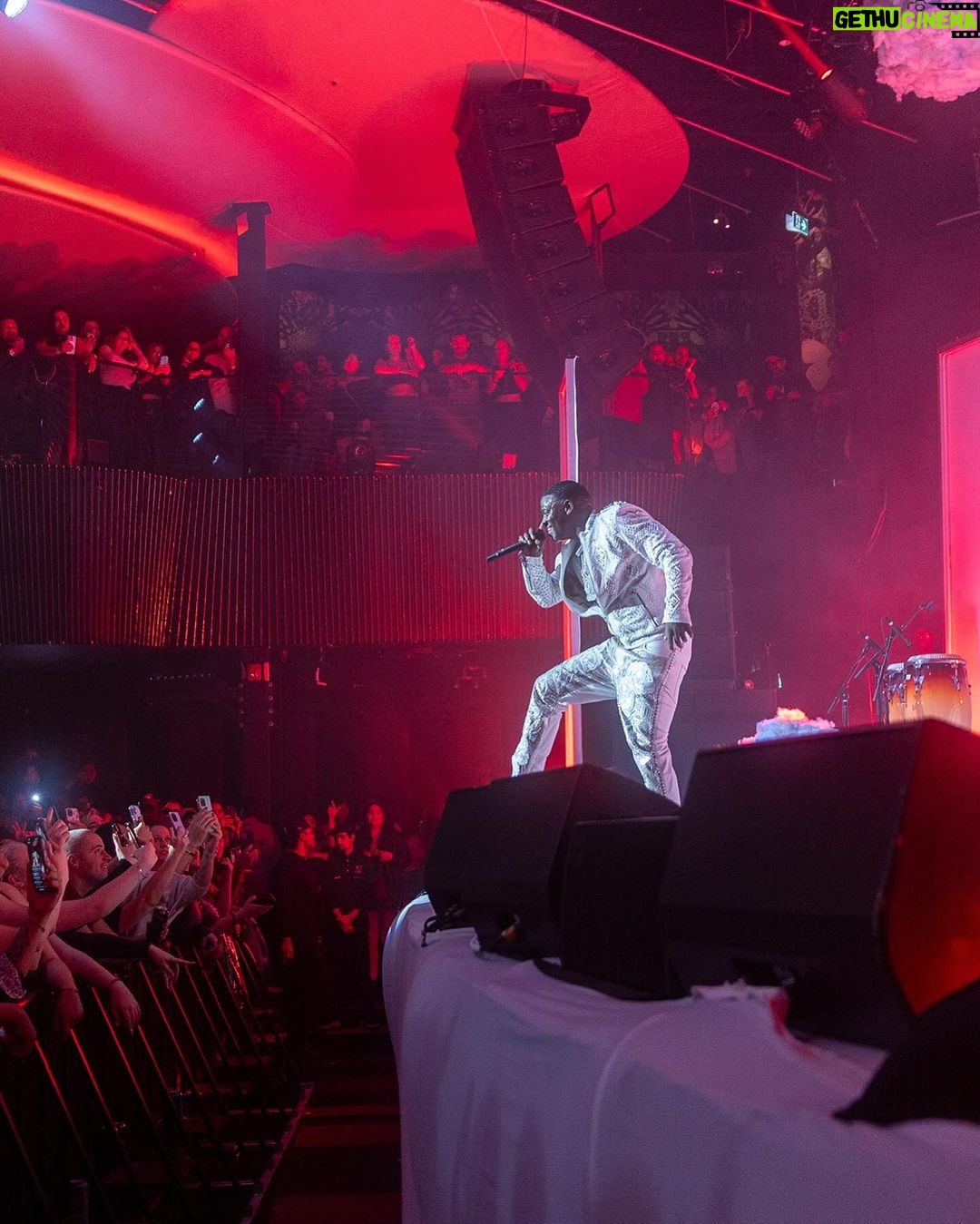 Akon Instagram - Thank You Toronto!! AKON SUPERFAN TOUR!!!!