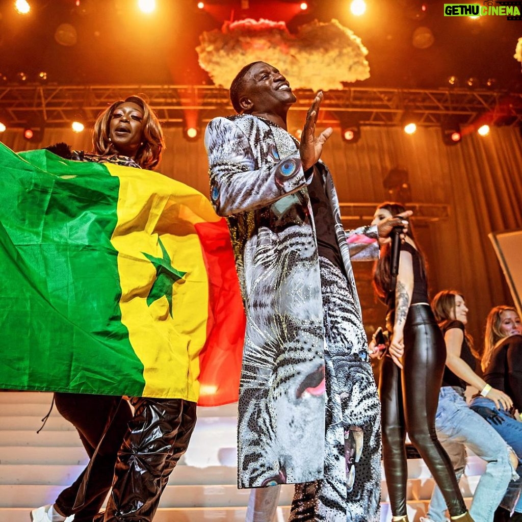 Akon Instagram - Thank You Boston for an amazing experience. You guys are Fckn incredible!!!! AKON SUPERFAN TOUR!!!! Boston, Massachusetts