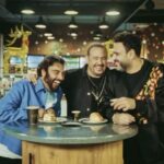 Akram Hosni Instagram - ‎فيديو كليب “السهر والإنبساط” الآن على قناة يوتيوب الرسمية 🎶 الرابط في السيرة الذاتية El sahar w Elenbesat official MV is Out Now on Youtube 🎶 link on my bio Lyrics: Akram Hosni Music Composition: @mostafa_el3assal_official | Akram Hosni Music arranger : @ahmed.wahid.king Post house: @vividstudiosmen Editor: @hussienmokhtar171 Colorist: @msaminassar Christmas decorations: @cocolinahayekjr Stylist: @shandoontheroad Productiondesign: @eslam_elbanna Head of production: @hanyelsabah Executive producer: @abeerelgarhi DOP: @mazenelmotagawel Director: @hadielbagoury