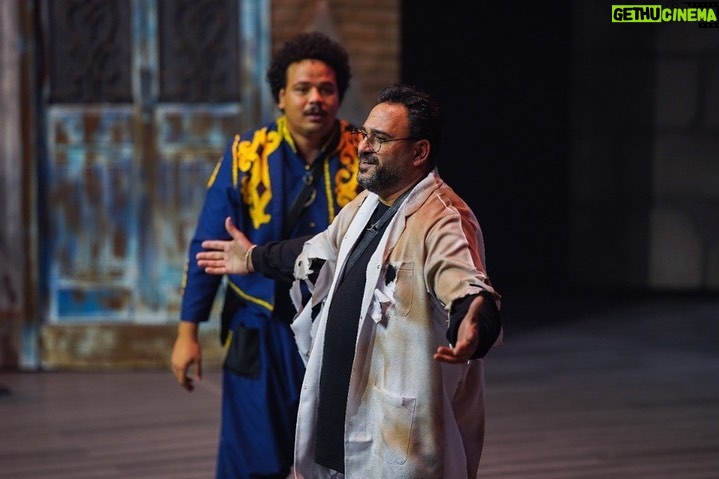 Akram Hosni Instagram - في حب خشبة المسرح 🎭 #يوم_المسرح_العالمي