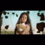 Akram Hosni Instagram - عن لسان صديقتي الفنانه الاردنيه الجميله سيلينا “لقد تأذيت و بكيت كثيرا اثناء تصوير المشاهد .. ولا اتصور كيف يكون شعور أطفال غزه في الواقع” In the words of my friend, the beautiful Jordanian artist @celina_rababa “I was really hurt and cried a lot while filming the scenes... and I cannot imagine how the children of Gaza feel in reality” #ceasefirenow #freepalestine