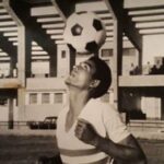 Akram Hosni Instagram - الذكرى السنوية الرابعة لوفاة أبي ولا أملك إلا أن أقول أحسنوا لمن تحبون فإن الشوق بعد الموت لايحتمل.. الله يرحمك يا حبيبي ❤️