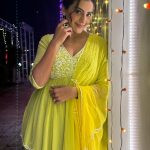 Akshara Singh Instagram – There is so much beauty when my eyes lay lost in the lights ✨♥️

Choose the one you like 🤗

#aksharasingh #lovelights #loveyourself #spreadhappiness