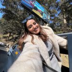 Akshara Singh Instagram - Wish could go back ☹️🧿♥️ but kaam bhi zaroori hai 📸🤗 #aksharasingh #peace #mountains