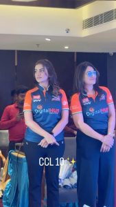 Akshara Singh Instagram - CCL10 🔥 #jerseylaunch shaam sitaron ki ♥️ #lasteve #aksharasingh #fun #ccl10 #rocking #initiative #lfl #bharatrizin