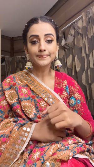 Akshara Singh Instagram - Kabhi khushi kabhi gham phir gham phir gham ghama gham gham 🥹😀

#aksharasingh #onelife
